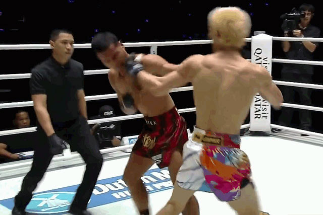 Pha ra đòn ấn định kết quả trận đấu. Pha ra đòn ấn định kết quả trận đấu.