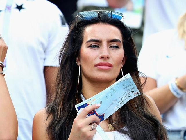 Kyle Walker gặp Annie Kilner khi anh mới 18 tuổi và đang đang chơi cho CLB ở quê hương Sheffield United. Kyle Walker gặp Annie Kilner khi anh mới 18 tuổi và đang đang chơi cho CLB ở quê hương Sheffield United.