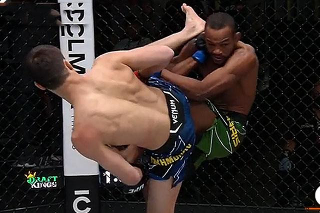 Shavkat Rakhmonov hạ knock-out Carlston Harris. Shavkat Rakhmonov hạ knock-out Carlston Harris.