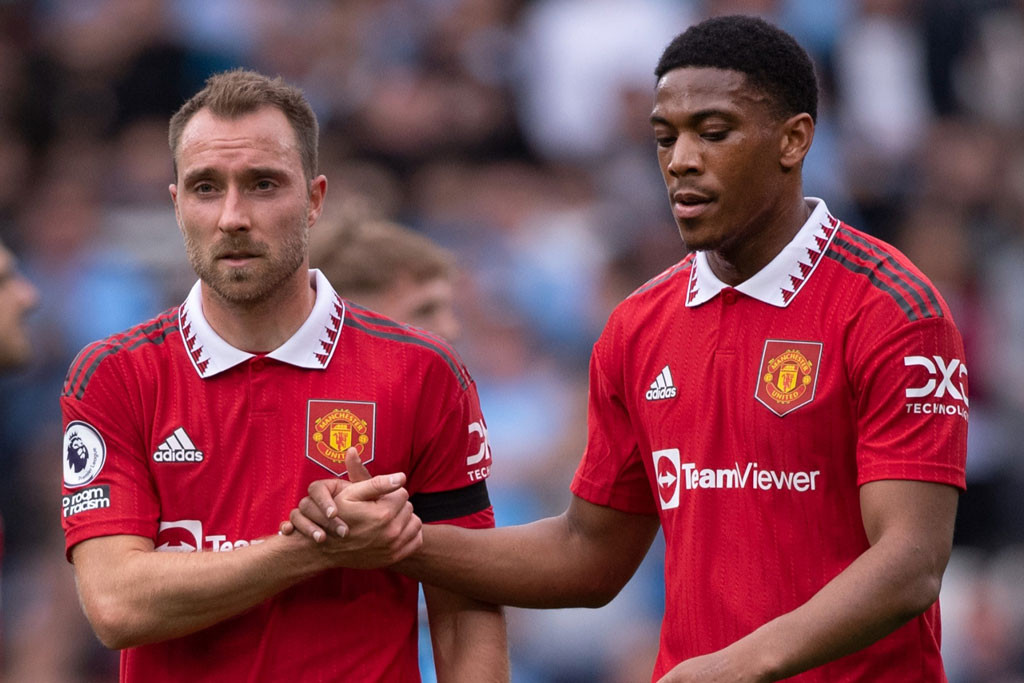 Eriksen (trái) và Martial sắp tái xuất sân cỏ.