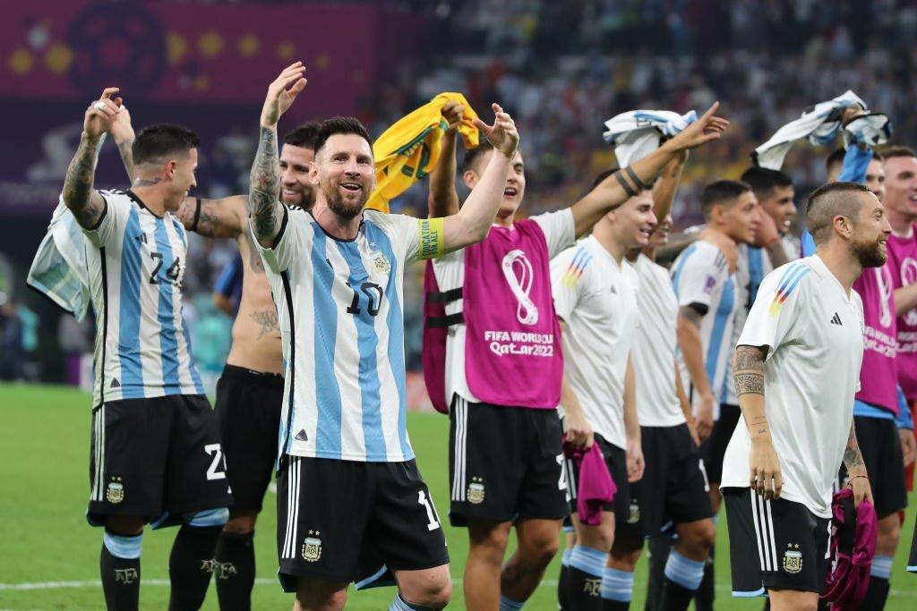 Argentina gặp Hà Lan ở vòng tứ kết.