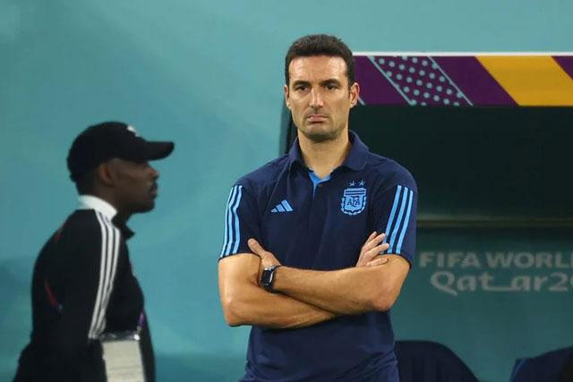 HLV Lionel Scaloni cảm thấy vui sướng khi Messi tỏa sáng.