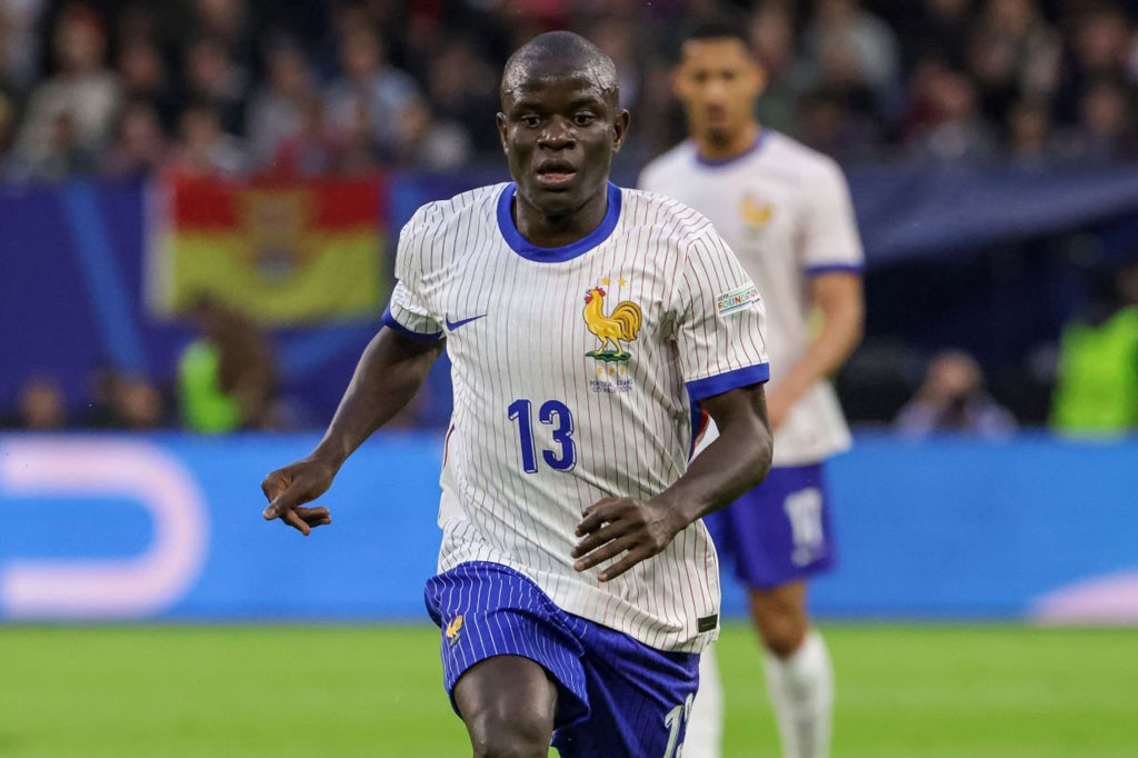 9. N&apos;Golo Kante (Pháp, tổng quãng đường di chuyển: 56 km).