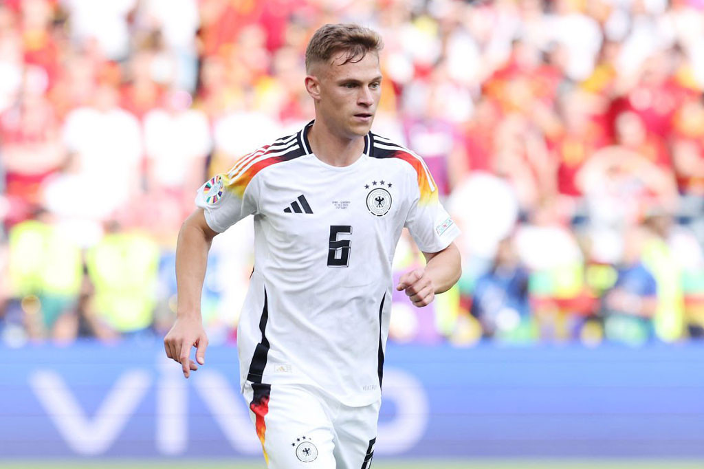 3. Joshua Kimmich (Đức, tổng quãng đường di chuyển: 61 km).