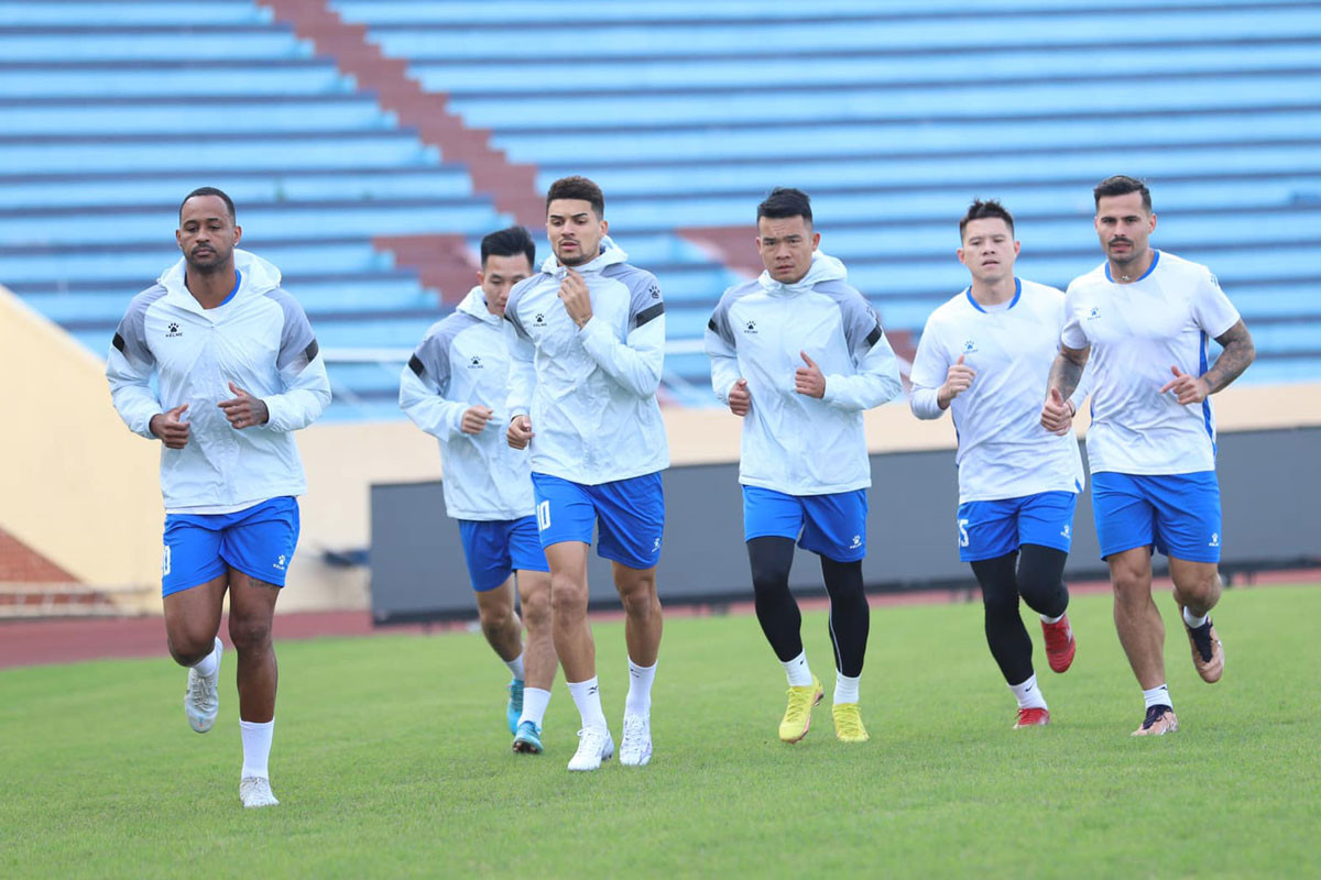 =3. Nam Định (tổng giá trị đội hình: 3,35 triệu euro). =3. Nam Định (tổng giá trị đội hình: 3,35 triệu euro).