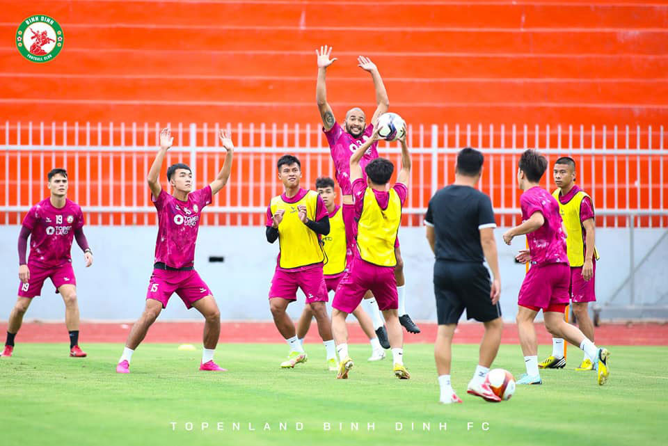 10. Topenland Bình Định (tổng giá trị đội hình: 2,55 triệu euro). 10. Topenland Bình Định (tổng giá trị đội hình: 2,55 triệu euro).