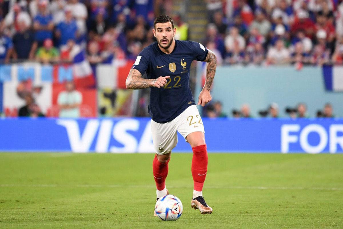 Hậu vệ trái: Theo Hernandez (Pháp). Hậu vệ trái: Theo Hernandez (Pháp).