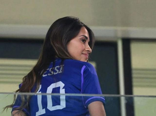 Vợ Messi cảm thấy thoải mái và vui vẻ khi Messi giúp Argentina đánh bại Australia. Vợ Messi cảm thấy thoải mái và vui vẻ khi Messi giúp Argentina đánh bại Australia.