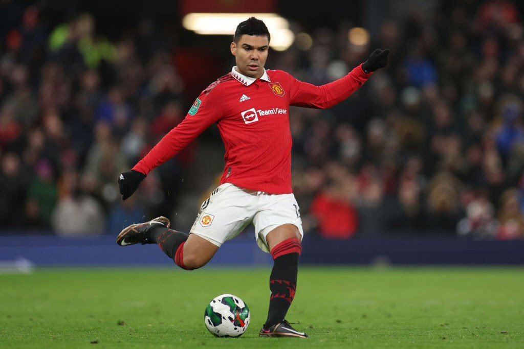 Tiền vệ: Casemiro (MU, 30 tuổi, định giá chuyển nhượng: 50 triệu euro).