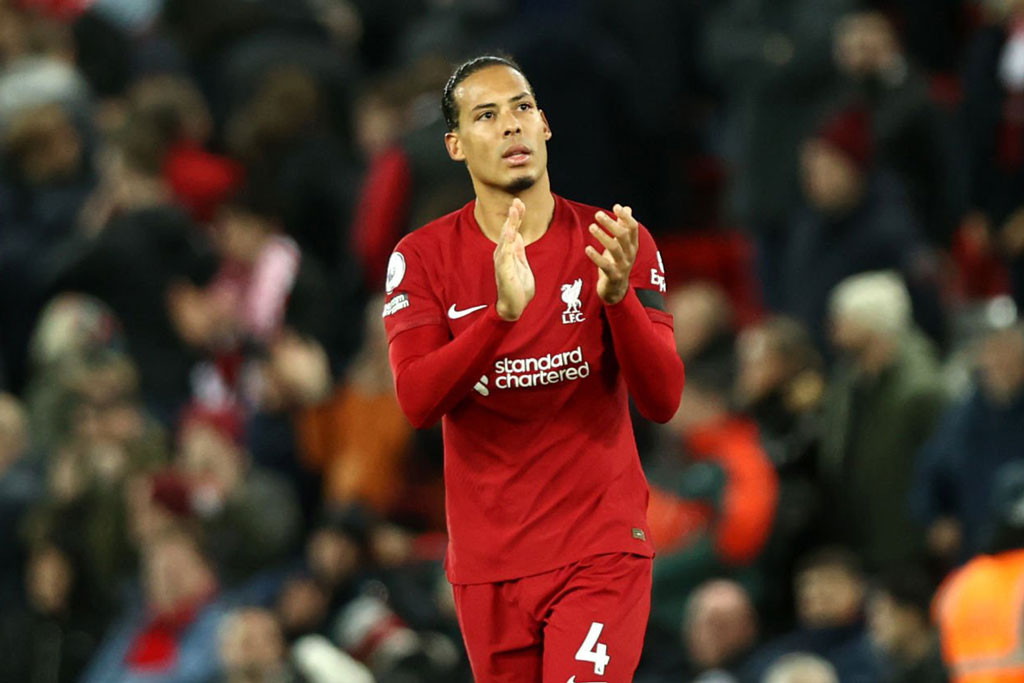 Trung vệ: Virgil van Dijk (Liverpool, 31 tuổi, định giá chuyển nhượng: 50 triệu euro).
