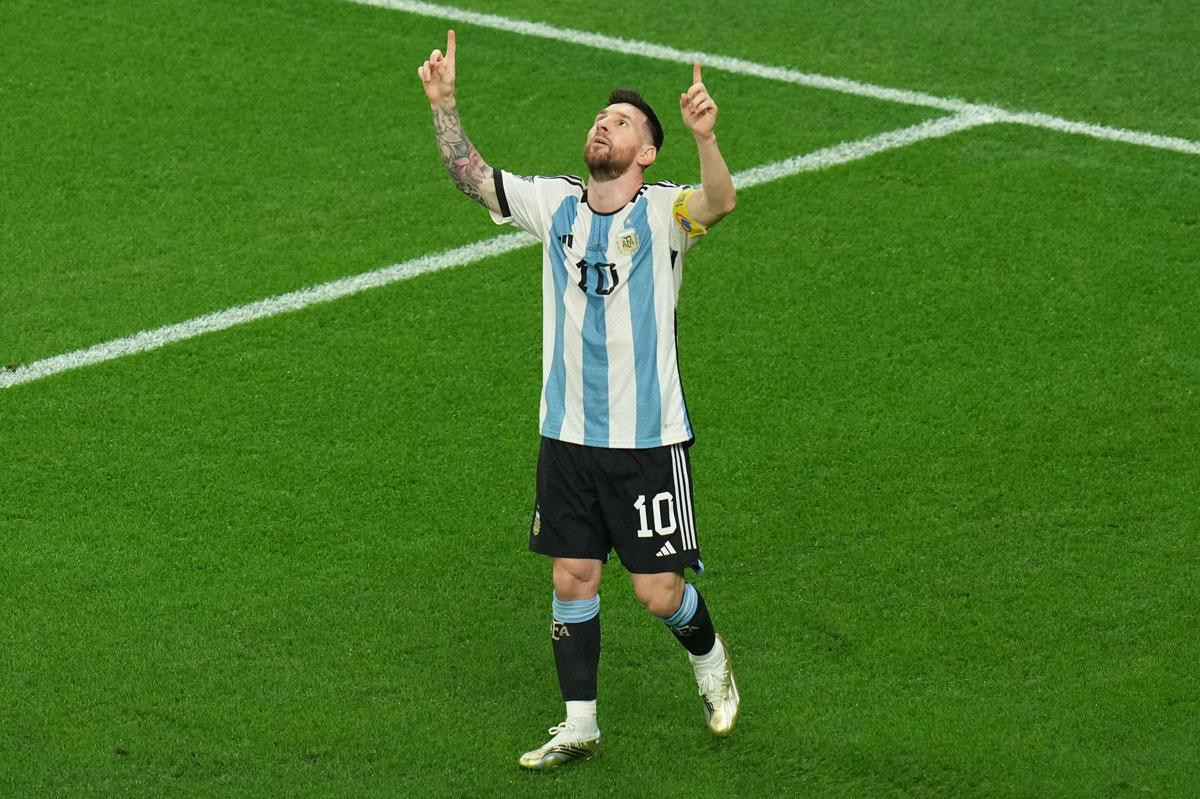 Messi đã chạm cột mốc 1.000 trận thi đấu chuyên nghiệp.