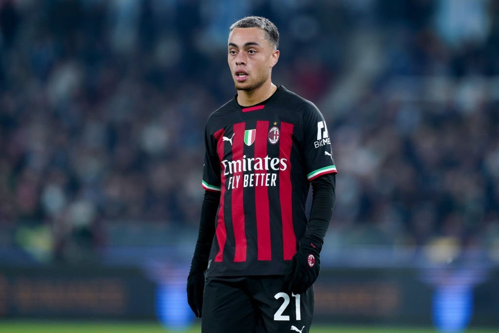 4. Sergino Dest (Barcelona tới AC Milan, cho mượn).