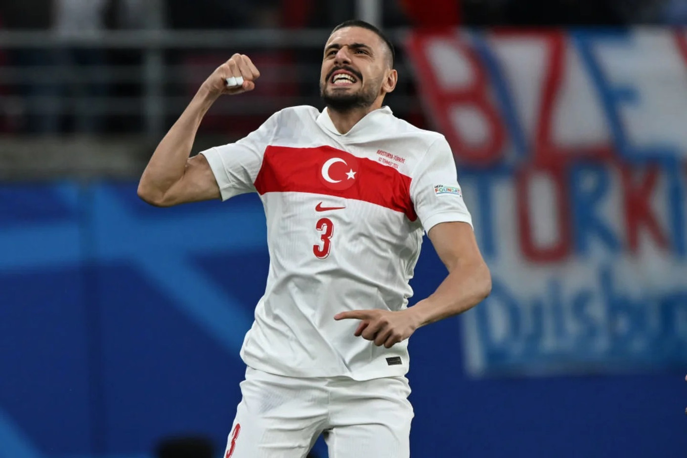 Trung vệ: Merih Demiral (Thổ Nhĩ Kỳ). Trung vệ: Merih Demiral (Thổ Nhĩ Kỳ).