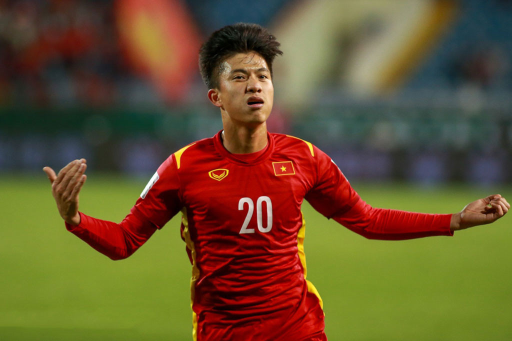 =4. Phan Văn Đức (Công an Hà Nội, định giá chuyển nhượng: 300.000 euro). =4. Phan Văn Đức (Công an Hà Nội, định giá chuyển nhượng: 300.000 euro).