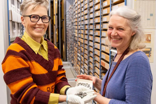 Các chuyên gia Thụy Điển cho biết những đồng xu được tìm thấy có niên đại từ thế kỷ 12. Ảnh: Bảo tàng hạt Jönköping.