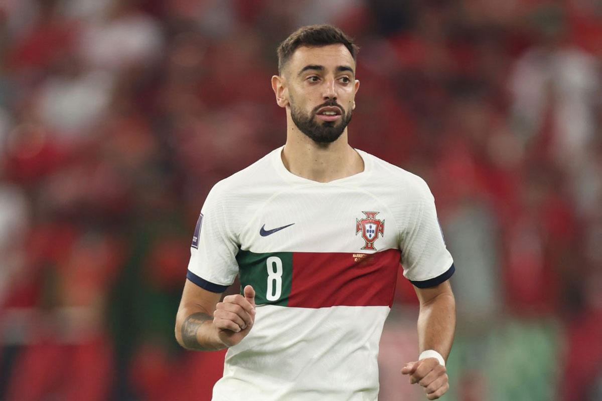 Tiền vệ phải: Bruno Fernandes (Bồ Đào Nha, 7,6 điểm). Tiền vệ phải: Bruno Fernandes (Bồ Đào Nha, 7,6 điểm).