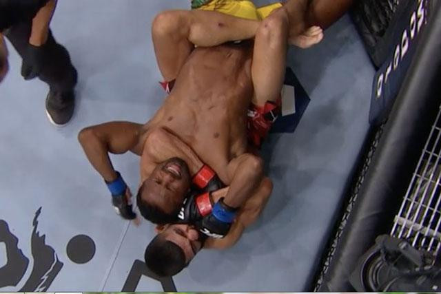 Pha ra đòn ấn định kết quả trận đấu. Pha ra đòn ấn định kết quả trận đấu.