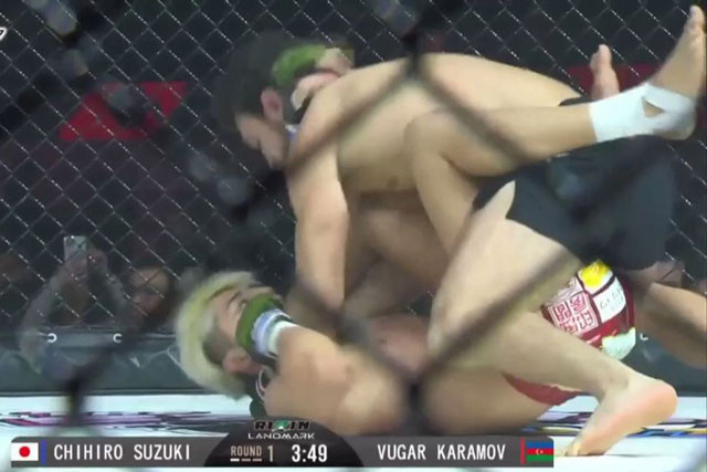Dù sớm quật ngã đối thủ xuống sàn, nhưng Vugar Karamov lại là người phải nhận trận thua knock-out. Dù sớm quật ngã đối thủ xuống sàn, nhưng Vugar Karamov lại là người phải nhận trận thua knock-out.