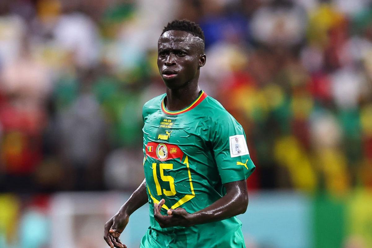 Tiền vệ trái: Krepin Diatta (Senegal).