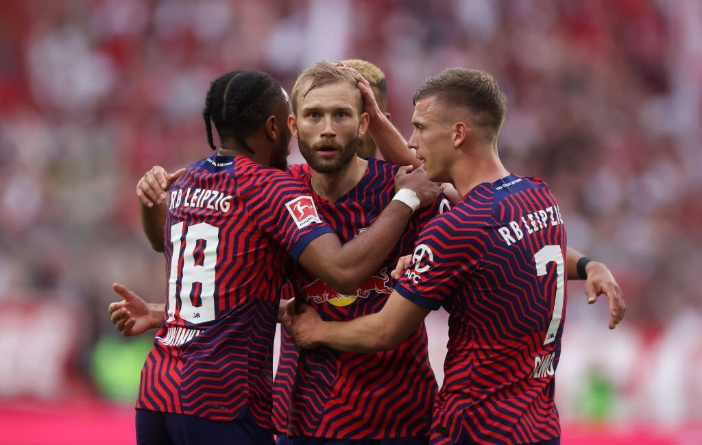 Leipzig lội ngược dòng ấn tượng trước Bayern. Leipzig lội ngược dòng ấn tượng trước Bayern.