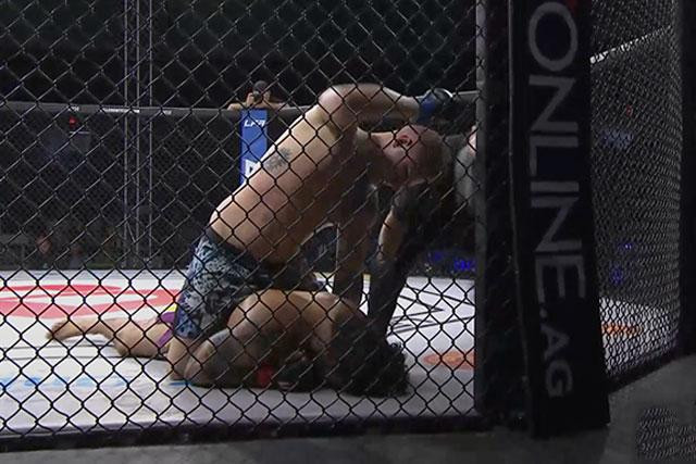 Tanner Marlow hạ gục Guzman. Tanner Marlow hạ gục Guzman.