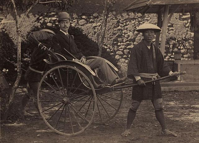 Sa hoàng Nicholas II tại Nagasaki, Nhật Bản, năm 1891. Sa hoàng Nicholas II tại Nagasaki, Nhật Bản, năm 1891.