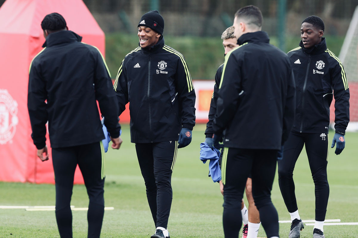 Martial (thứ 2 từ trái sang) không thể góp mặt ở trận lượt về với Betis.