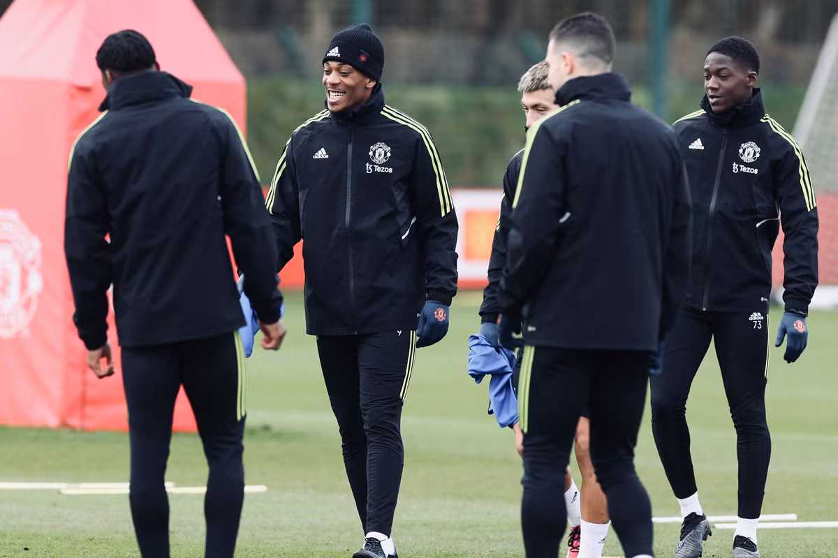 Martial (thứ 2 từ trái sang) không thể góp mặt ở trận lượt về với Betis.