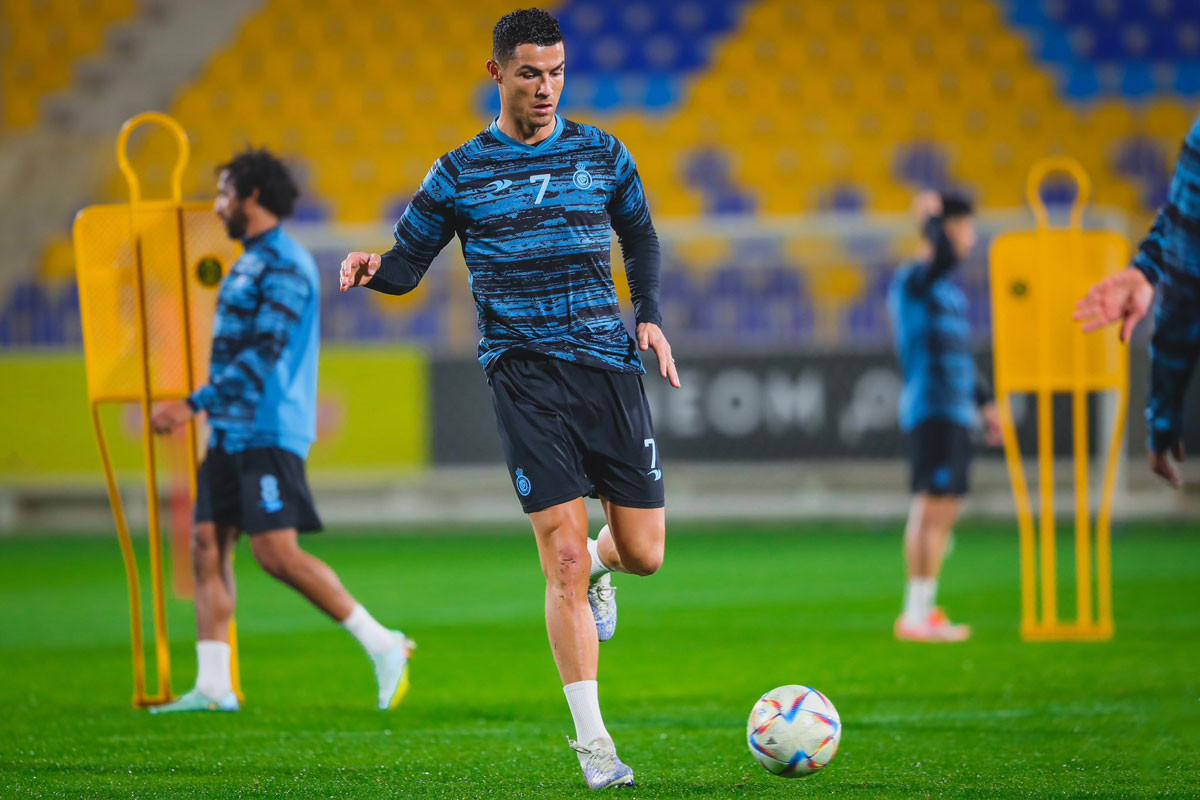 1. Cristiano Ronaldo (Al-Nassr, tổng số người theo dõi trên các mạng xã hội: 791,6 triệu người).