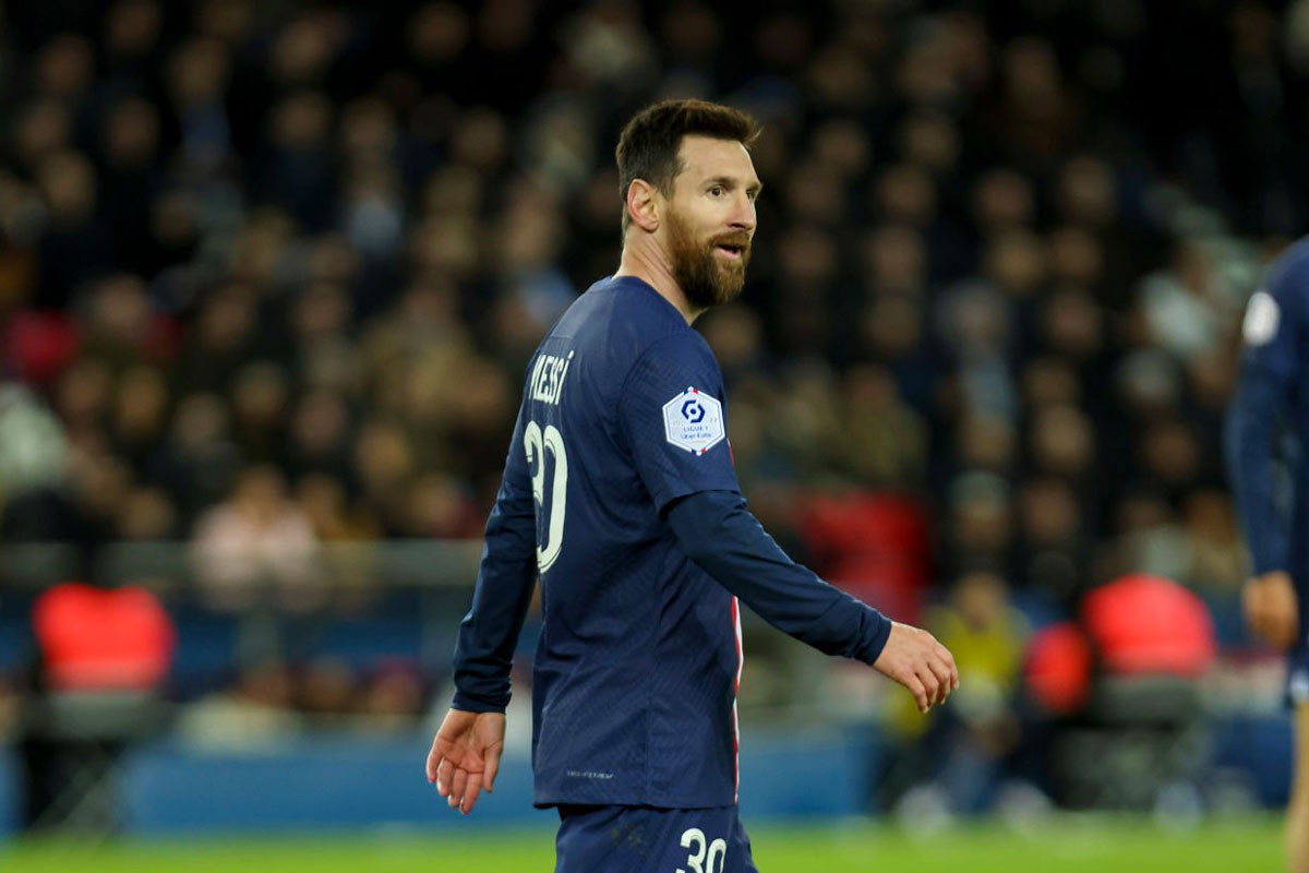 2. Lionel Messi (Paris Saint Germain, tổng số người theo dõi trên các mạng xã hội: 526 triệu người theo dõi).