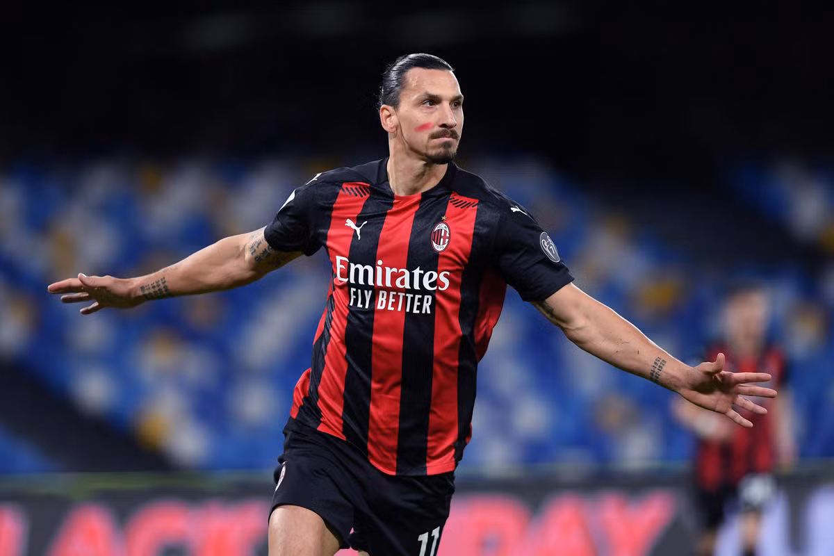 10. Zlatan Ibrahimovic (ACMilan, tổng số người theo dõi trên các mạng xã hội: 110,3 triệu người theo dõi).