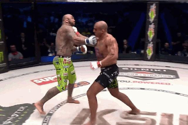 Pha ra đòn ấn định kết quả trận đấu.