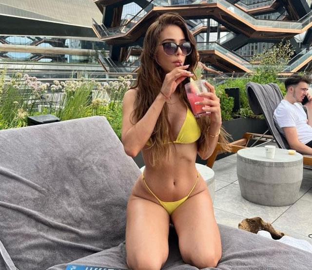 Ngoài làm BLV thời tiết, cô còn là người mẫu, diễn viên kiêm doanh nhân.