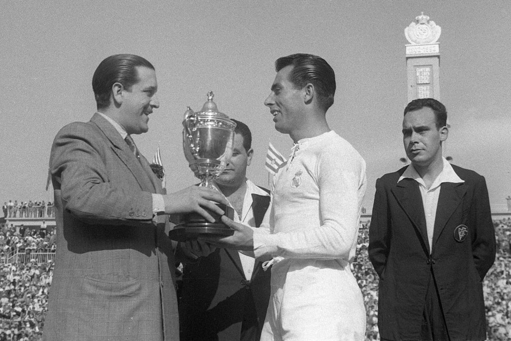 10. Pahino (Celta Vigo, Real Madrid, Deportivo La Coruna, Granada, 210 bàn sau 278 trận, 1943-1956). 10. Pahino (Celta Vigo, Real Madrid, Deportivo La Coruna, Granada, 210 bàn sau 278 trận, 1943-1956).