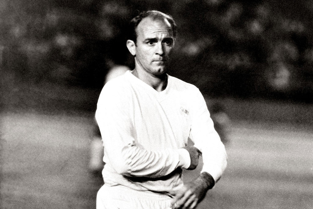 7. Alfredo Di Stefano (Real Madrid, Espanyol, 227 bàn sau 329 trận, 1953-1966). 7. Alfredo Di Stefano (Real Madrid, Espanyol, 227 bàn sau 329 trận, 1953-1966).