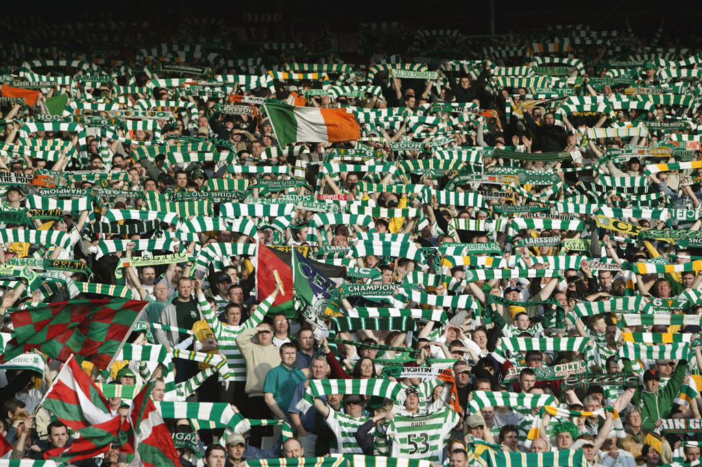 8. Celtic (sân nhà: Celtic Park, sức chứa sân vận động: 60.832 người, số lượng khán giả đến sân bình quân mỗi trận: 58.480 người). 8. Celtic (sân nhà: Celtic Park, sức chứa sân vận động: 60.832 người, số lượng khán giả đến sân bình quân mỗi trận: 58.480 người).