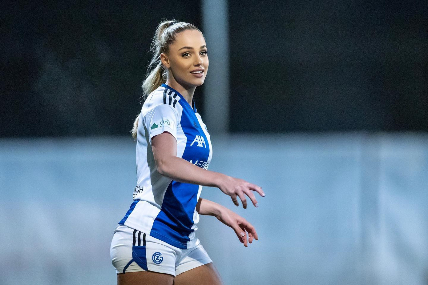 Năm 2017, Ana Maria bắt đầu chơi bóng chuyên nghiệp trong màu áo đội nữ FC Zurich.