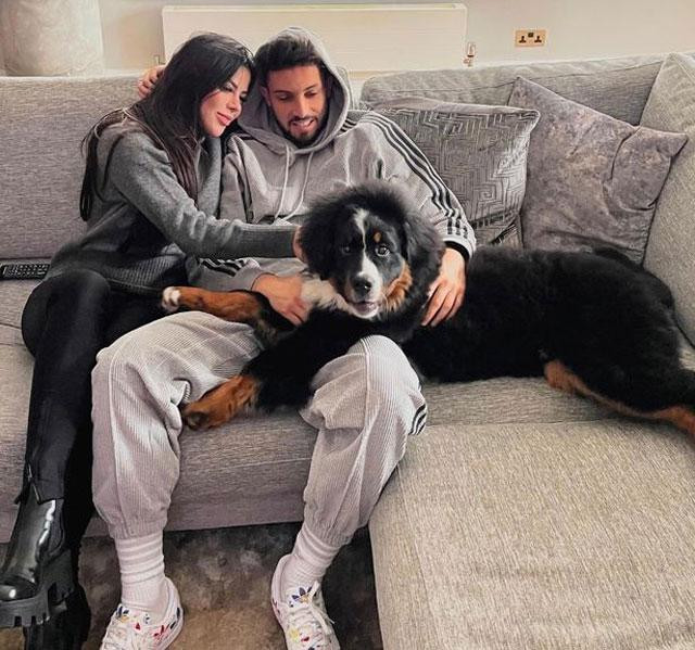 Vitoria Schneider Vargas – hôn thê của Alex Telles. Vitoria Schneider Vargas – hôn thê của Alex Telles.