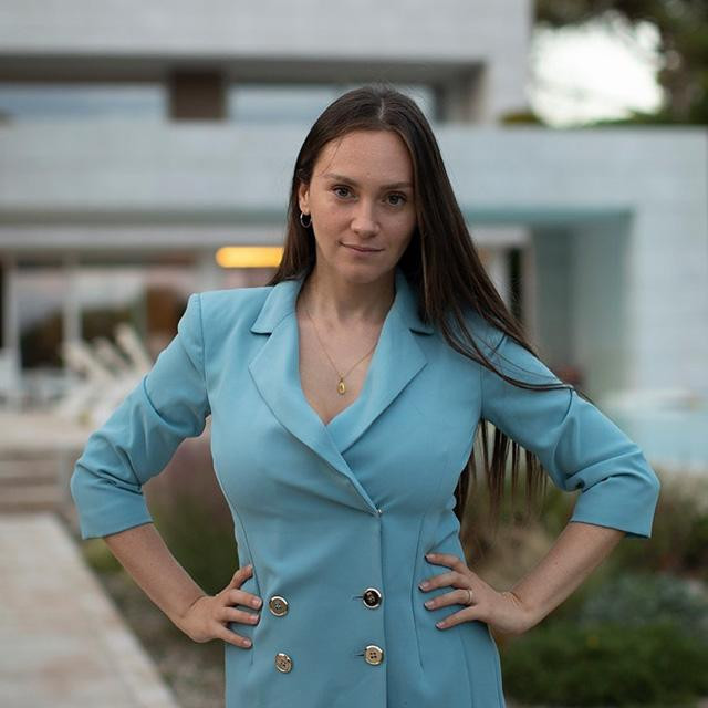 Anne-Laure Braithwaite, vợ tiền đạo Toulouse-Martin Braithwaite – Đội tuyển Đan Mạch.