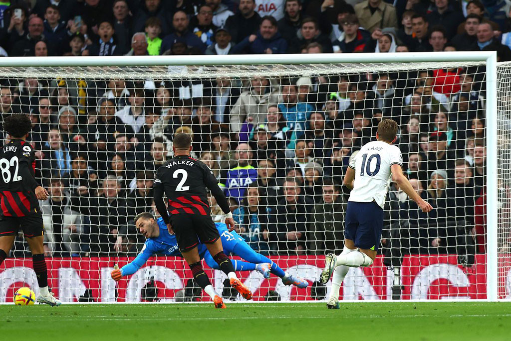 4. Tottenham (số lần dứt điểm từ đầu mùa giải 2022/23 đến nay: 375 lần).