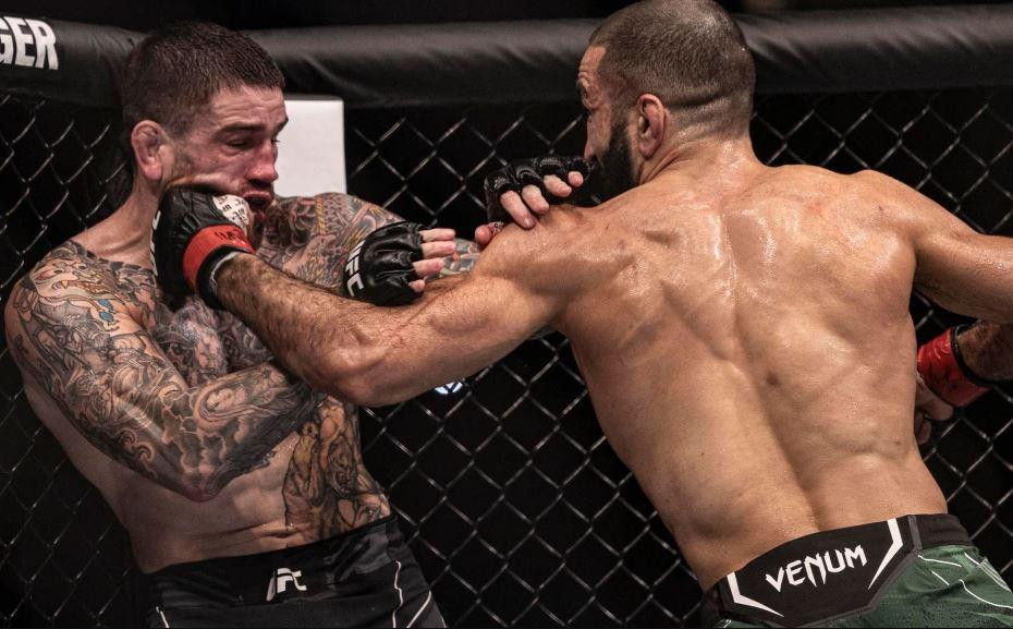 Cú ra đòn chuẩn xác của Belal Muhammad. Cú ra đòn chuẩn xác của Belal Muhammad.