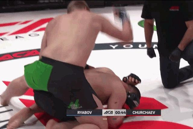 Vyacheslav Ryabov hạ knock-out đối thủ.