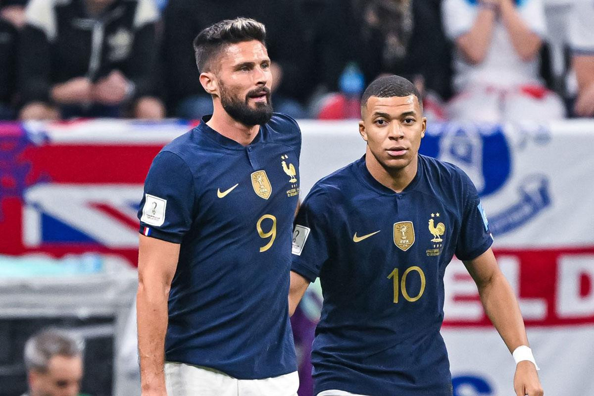 Giroud (trái) và Mbappe đã cùng nhau ghi 9 bàn cho ĐT Pháp tại World Cup 2022.