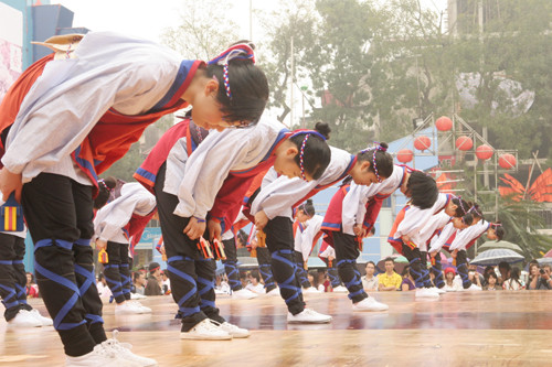 Cúi chào khán giả