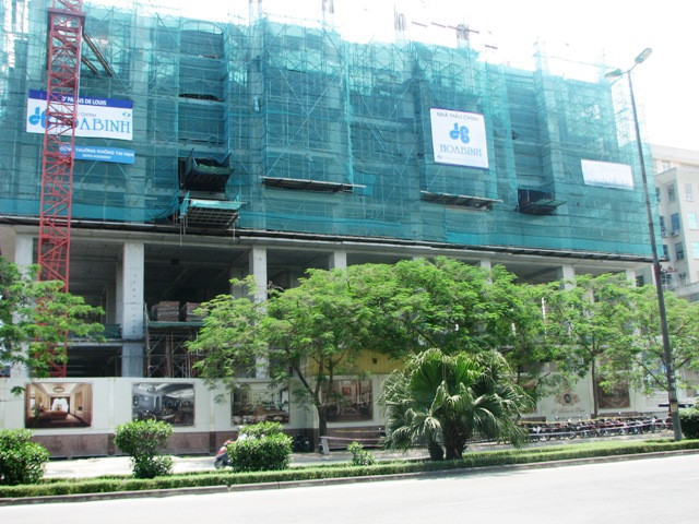 Liệu dự án căn hộ siêu sang D’.Palais de Louis sẽ hoàn thành đúng kế hoạch vào năm 2014 hay sớm rơi vào bi kịch?!