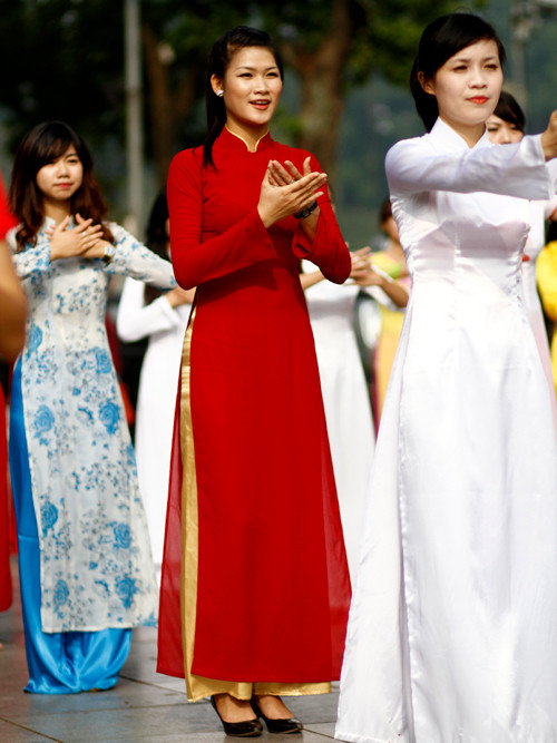 Rạng rỡ hơn với nụ cười trên môi