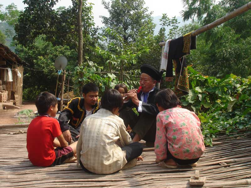 Tiếng khèn Pí Lè thu hút lòng người. Tiếng khèn Pí Lè thu hút lòng người