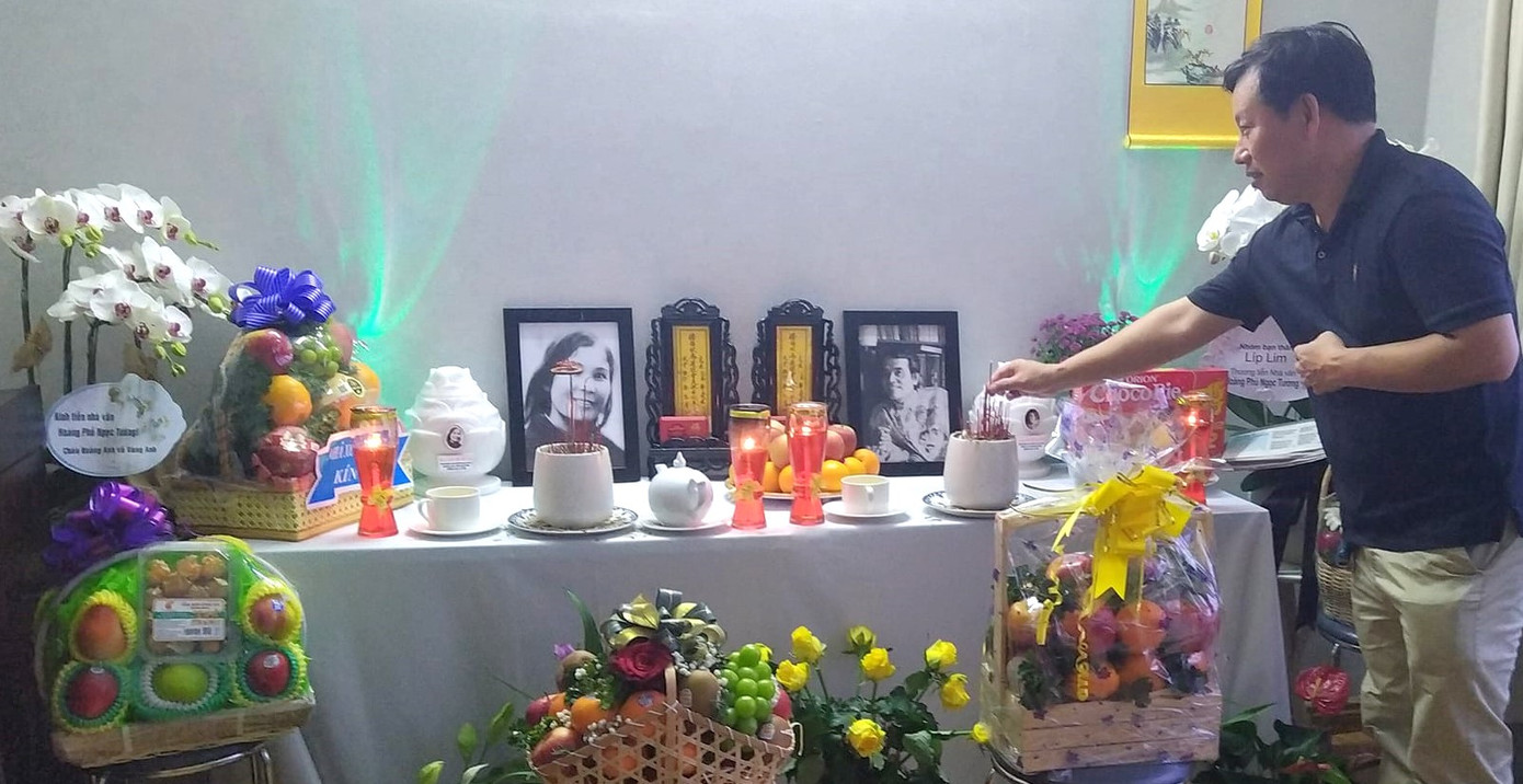 Hai nhà thơ ra đi cùng trong một tháng. Ảnh: Hoàng Dạ Thi.