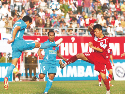 Rất dễ gặp các màn “đấu võ” tại V.League Ảnh: VSI