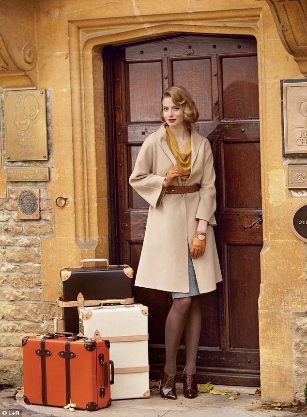 Chiếc áo choàng dài bên ngoài sẽ phù hợp cho mùa đông này nếu bên trong bạn mặc chân váy 